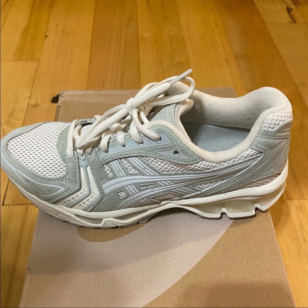 ASICS Kayano 14 - Picture 9 of 9